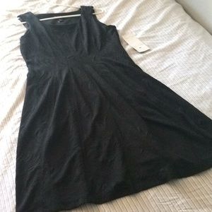 ⬇️PRICE DROP⬇️- Robbie Bee Little Black Dress